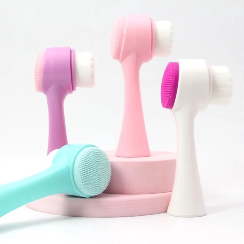 

2 in 1 facial cleaning brush with massager sponge