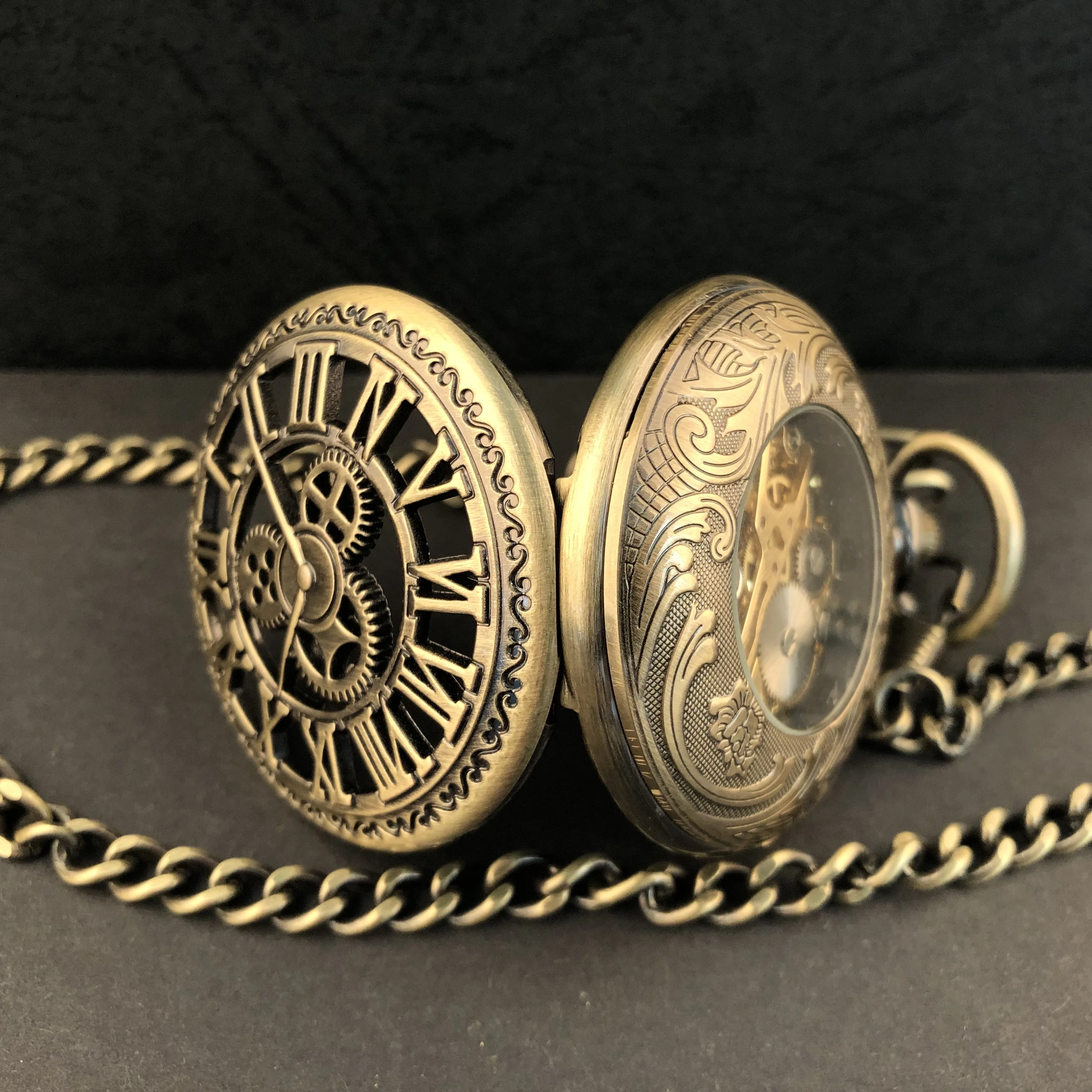 New Arrival Artistic Carved Gear Hollow Mechanical Roman Numerals Pocket Watch Necklace Pendant Gifts For Women Or Man