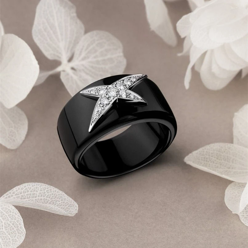 Женское кольцо из серебра с покрытием 18-каратного золота