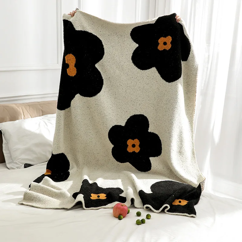 

INS Korean Style Sunflower Half Velvet Knitted Blanket Sofa Office Summer Blanket Bed Sofa Travel Breathable Nap Blanket