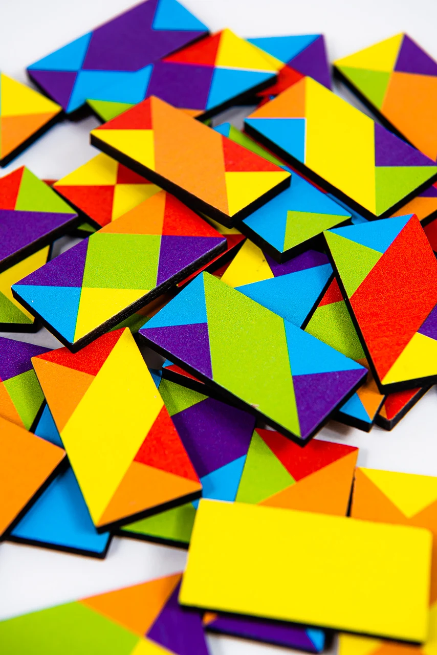 игра рамки и вертушки домино тихонов. необычное домино. домино цветное. мозаичное домино тихонова. домино евгению.