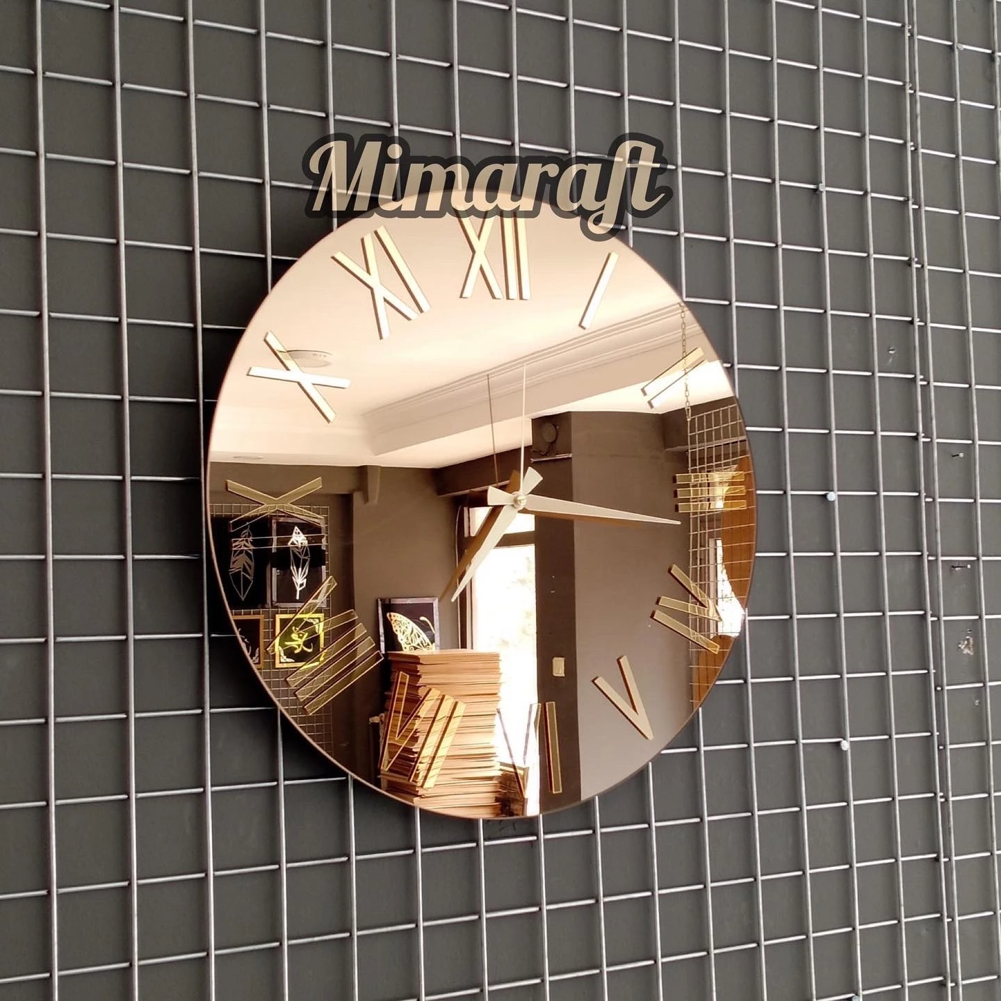 

Decorative Scandinavian Luxury Design Wall Clock with Gold Numeral Bronze Mirror