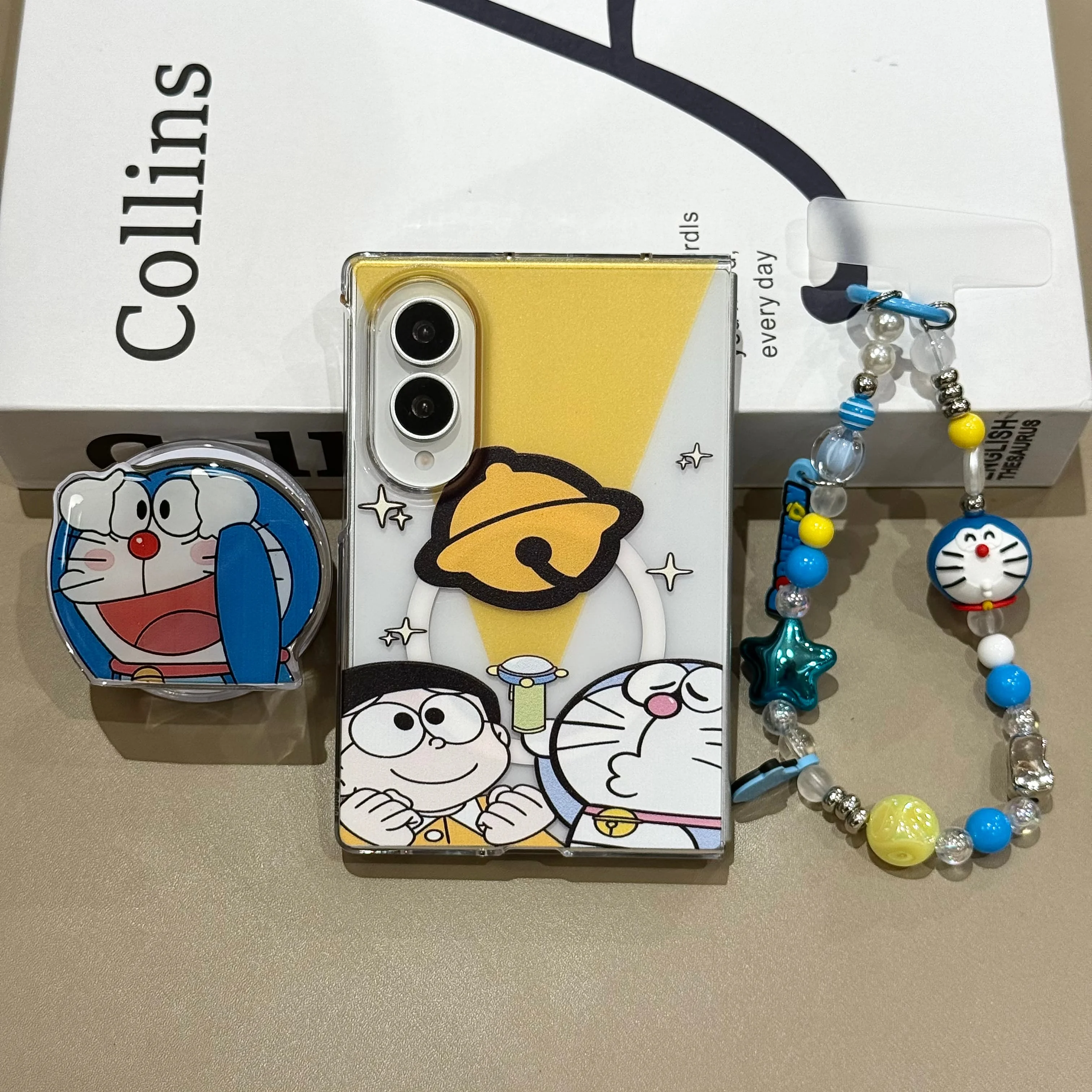 Фото Магнитный чехол для телефона Kawaii Doraemon для Samsung Galaxy Z Fold 8 Fold 3 4 5 6 7 8 Ultra с подставкой Magsafe и цепочкой, милые чехлы. №2