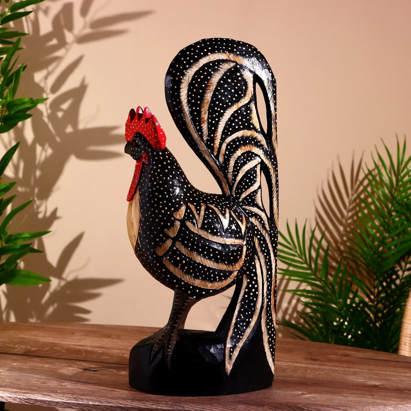 петух дерево. резной петух из дерева. хохломская роспись петушок. хохломской петушок. статуэтка из фанеры.