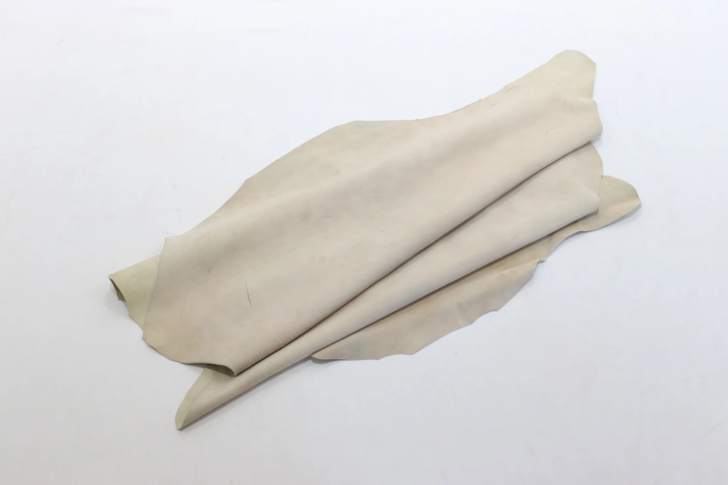 

Real Sheep Skin Suede Beige 1.4 Mm Tanned Leather Ready Made Pieces Craft Products Wallet Bag Clothes Shoe Desing