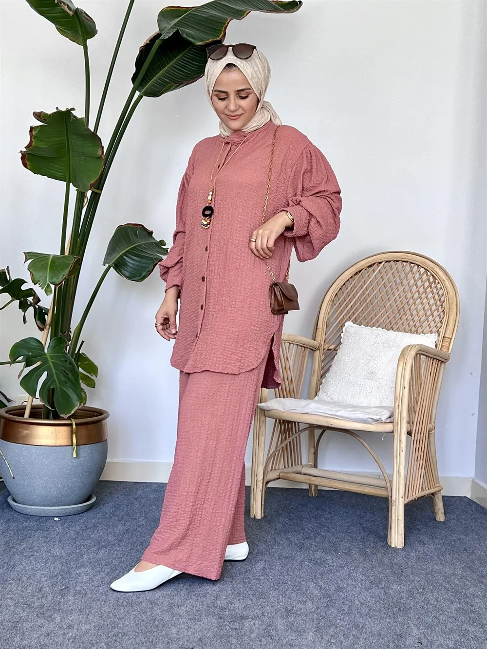 

Women's shirt suit balloon sleeve women top and bottom women's dual suit shirt and pants Muslim fashion stylish and elegant clothing