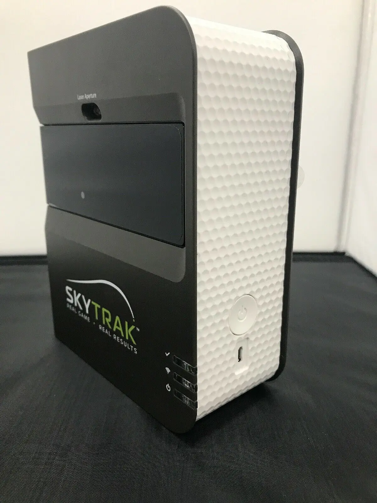 

Распродажа по хорошей скидке, монитор запуска симулятора гольфа SkyTrak + защитный чехол Skytrak