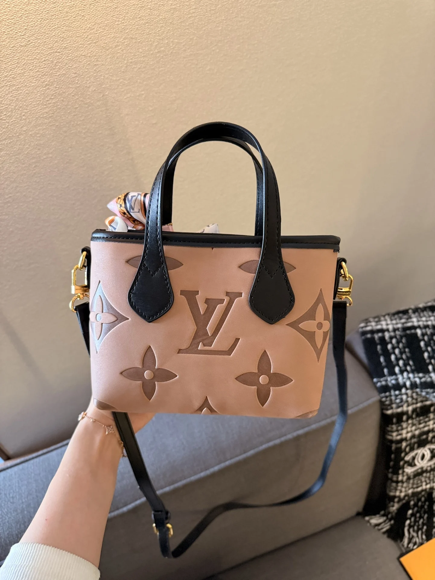 точная копия 1:1 Louis Vuitton Подавление Корзины Из Цветной Капусты Среднего Возраста