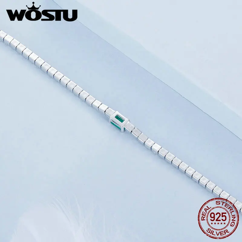 Женский браслет из серебра 925 пробы с изумрудом