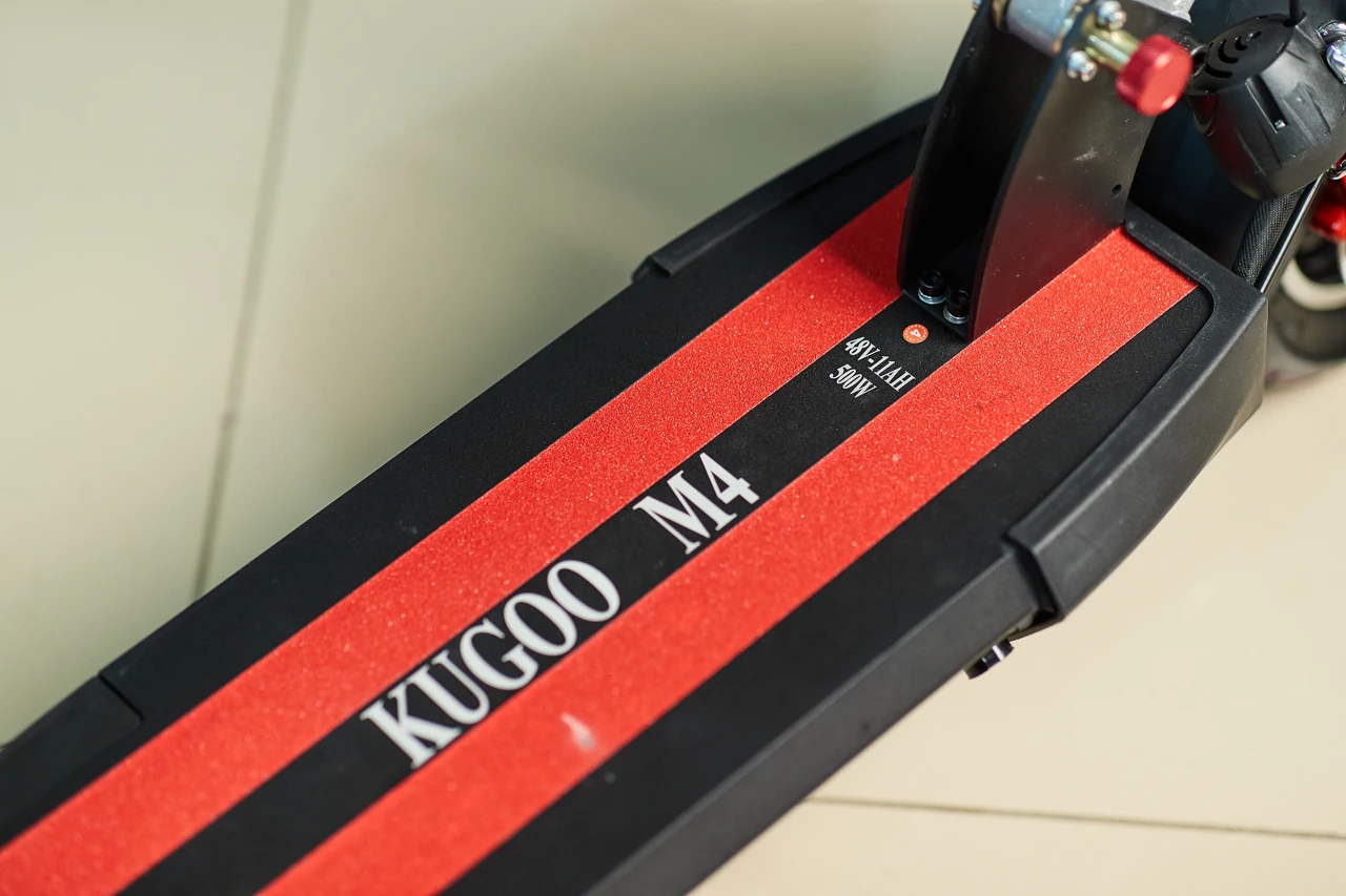 Kugoo m4 как снять аккумулятор Kugoo Kirin M4 Аккумулятор:48V 11Ah Мощность:500W скорость:45 км/ч Нагрузка:140к