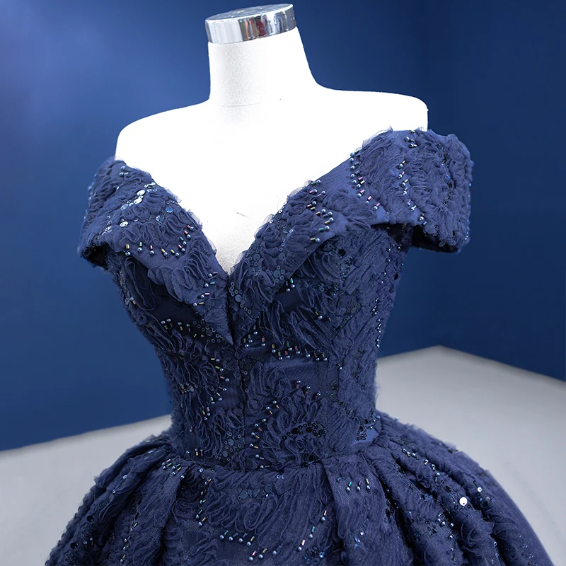 Рисунок 5 - Элегантные вечерние платья темно-синего