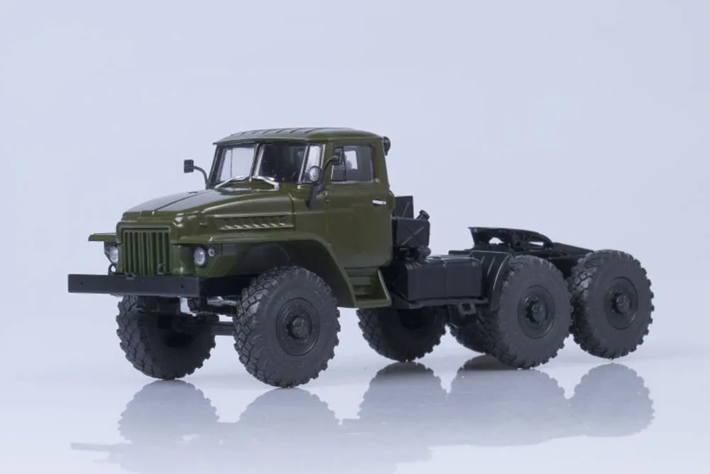 URALSKY TRUCK 377C 6X4 TRIPLE TRUCKER 1965 DARK GREEN (USSR RUSSIAN) Й URAL GOODSY LED MAY ♪ |