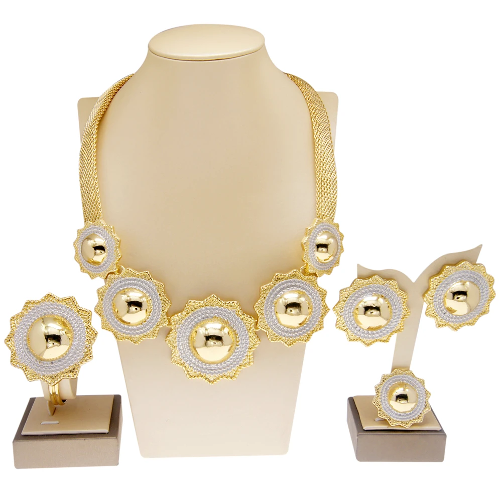 

Fashion Woman Pendant Jewelry Set Round Plating Gold and Silver Two Tone Necklace Exquisite Earrings Bracelet For Everyday Wear
