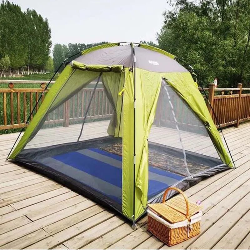 Палатка шатер компактный и прочный. Удобно носить перевозить.