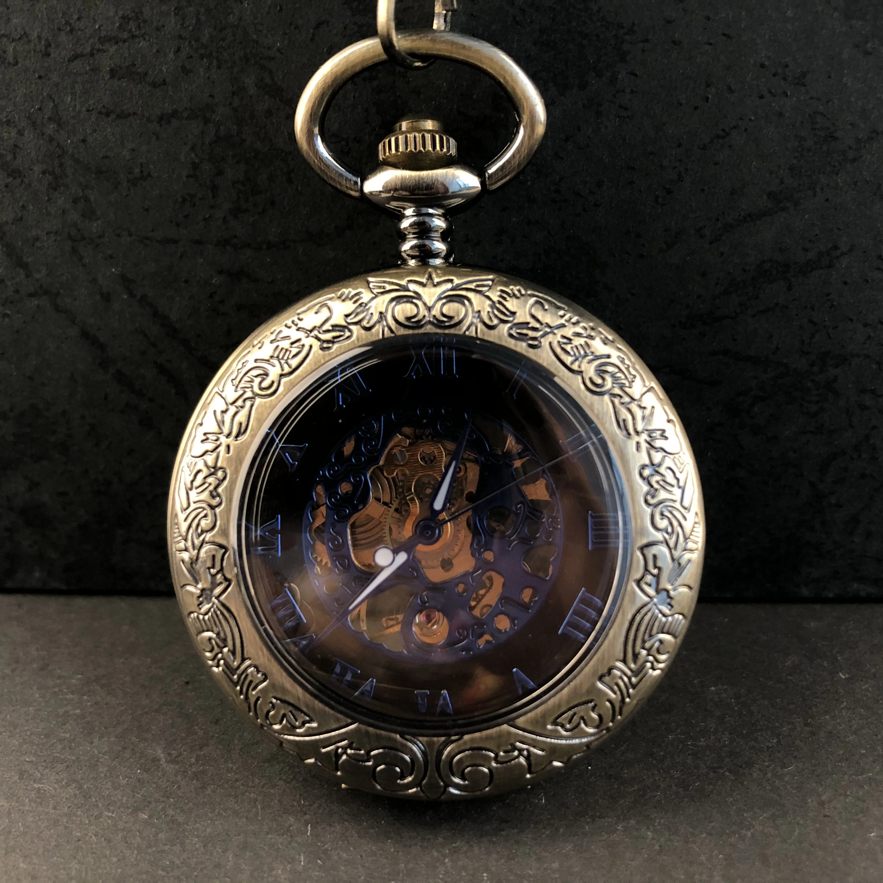 New Arrival Roman Numerals Creative Vintage Mechanical Minimalist Pocket Watches For Men Women Necklace Pendant with Chain Gifts