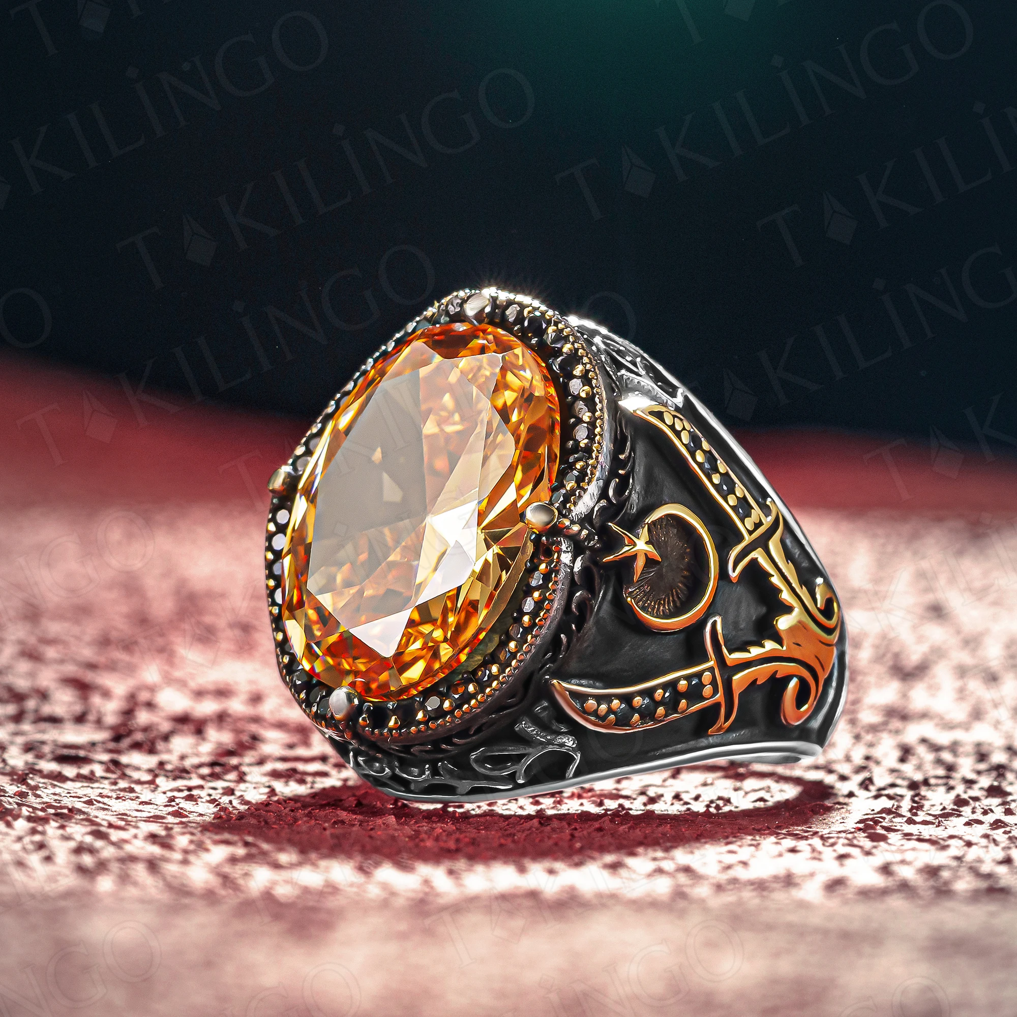 Мужское кольцо из серебра 925 пробы с фианитом