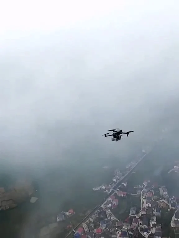Фото Система сброса груза для дронов DJI Mavic 3, Mavic 4, Air3S: устройство для сброса полезной нагрузки, рыбалки, свадеб, спасательных операций, доставки, метательный модуль №5