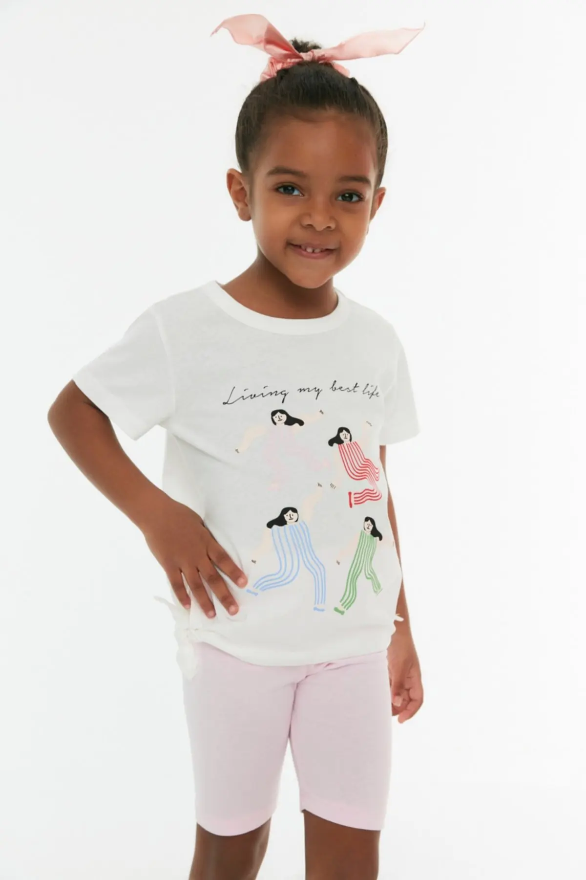 

Необработанная белая трикотажная футболка с боковой ластовицей для женщин и детей