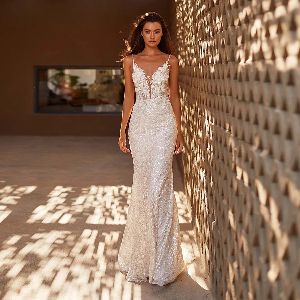 

Elegant Wedding Dresses Lace Appliques Beaded Sparkle Sequines Bridal Gowns Backless Zipper V-Neck Spaghetti Straps Bride Dress