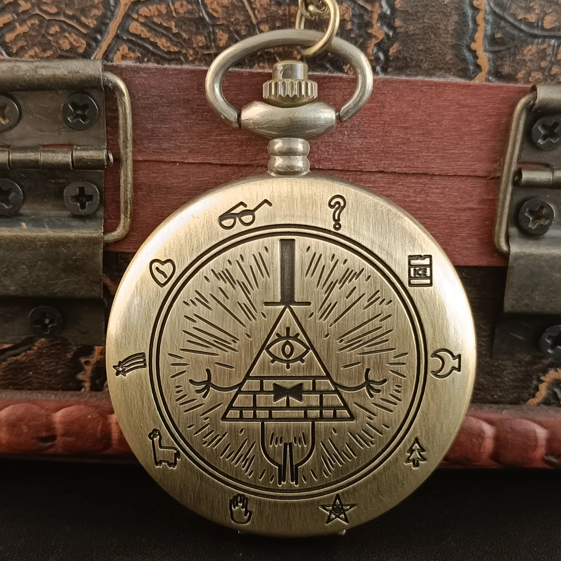 

Gravity Time Gem Quartz Pocket Watch NecklaceTown Triangle One-Eyed Devil Weird Pendant Gift for Men Women reloj hombre