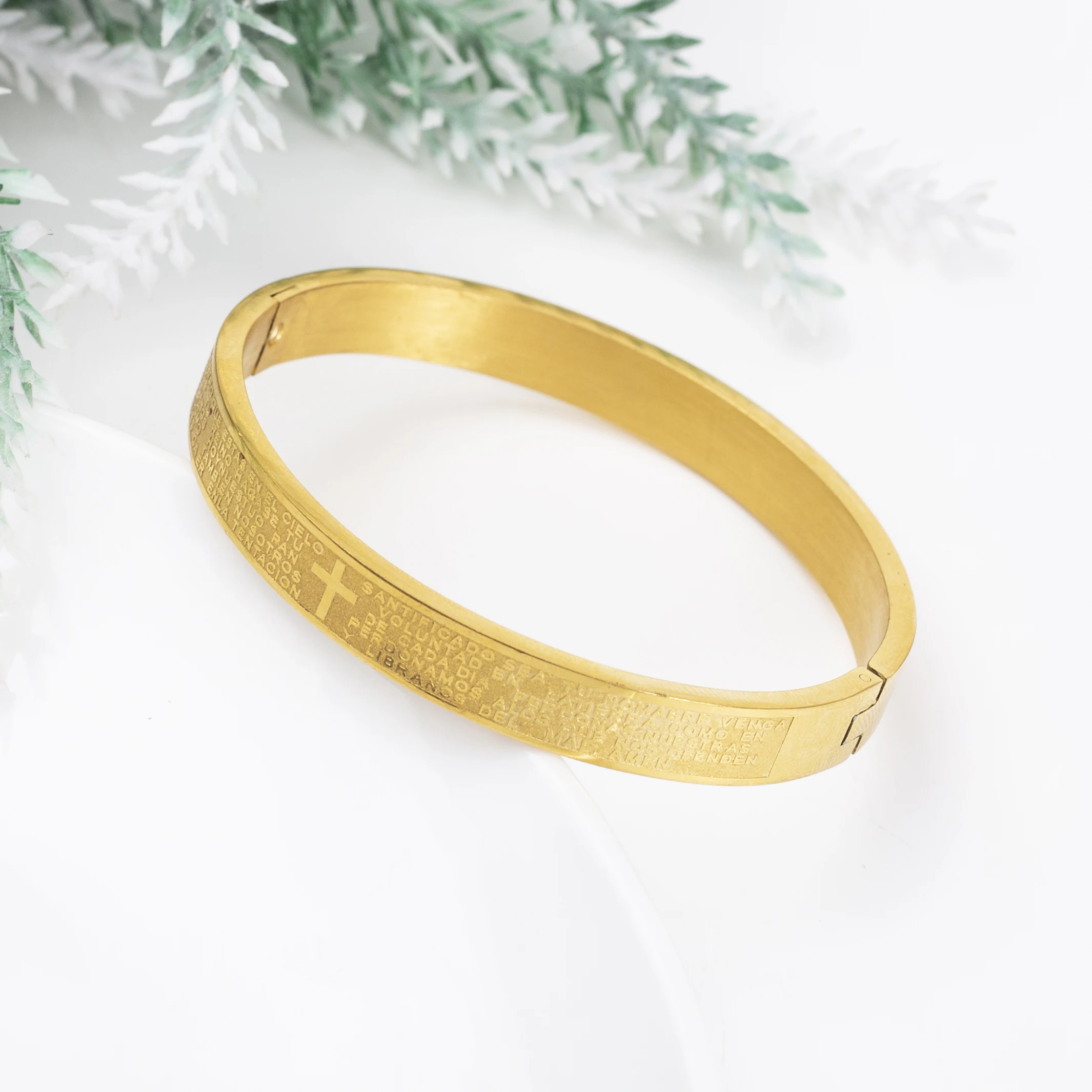 

Simple and Fashionable Personality Minimalist Laser Engraving Letters Bangle For Women's Love Gifts