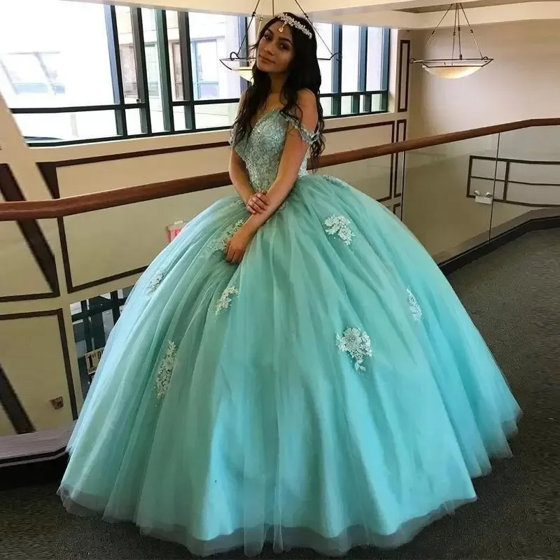 

Fanshao wd808 Off Shoulder Quinceanera Dresses Lace Appliques Crystal Sweet 15 Dress Tulle Junior Prom Gowns