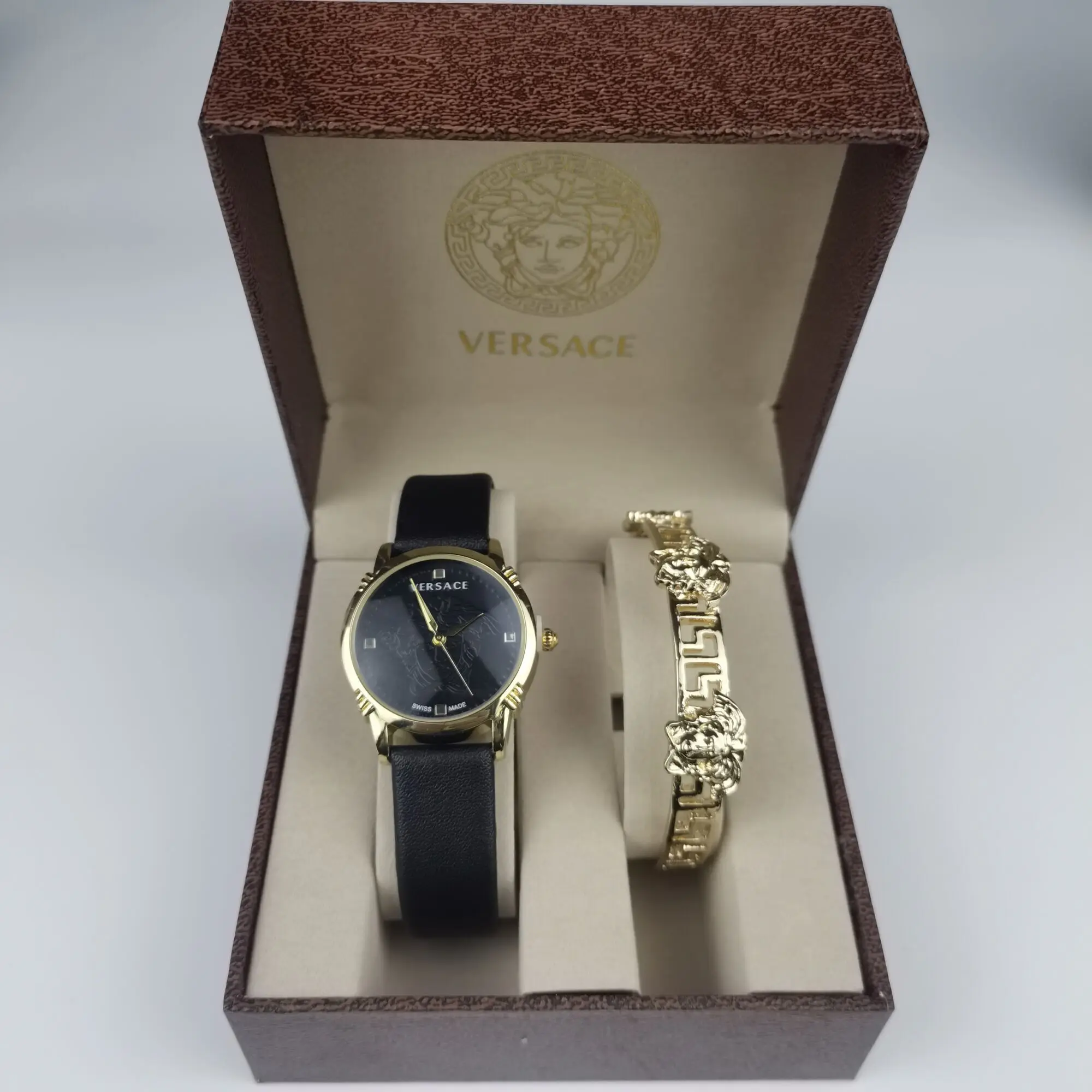 Женские кварцевые часы Versace новые европейские модные роскошные бренды ретро -