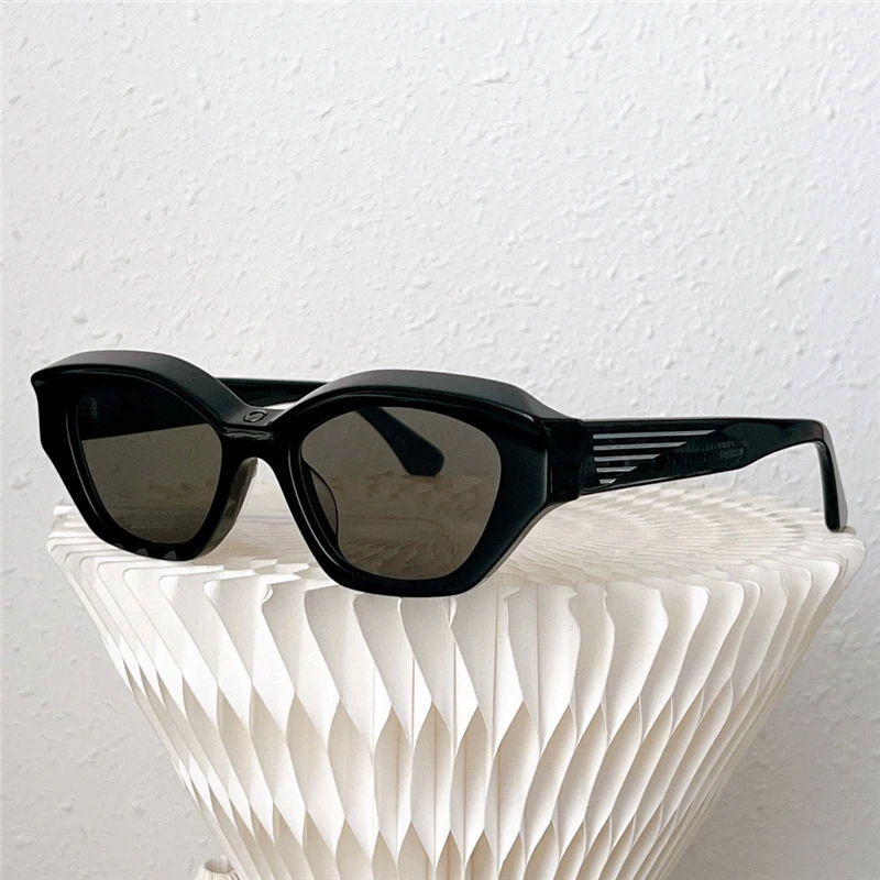 Sunglasses For Women Men Summer 5G Style Anti-Ultraviolet Retro Plate Full Frame Fashion Glasses Random Box