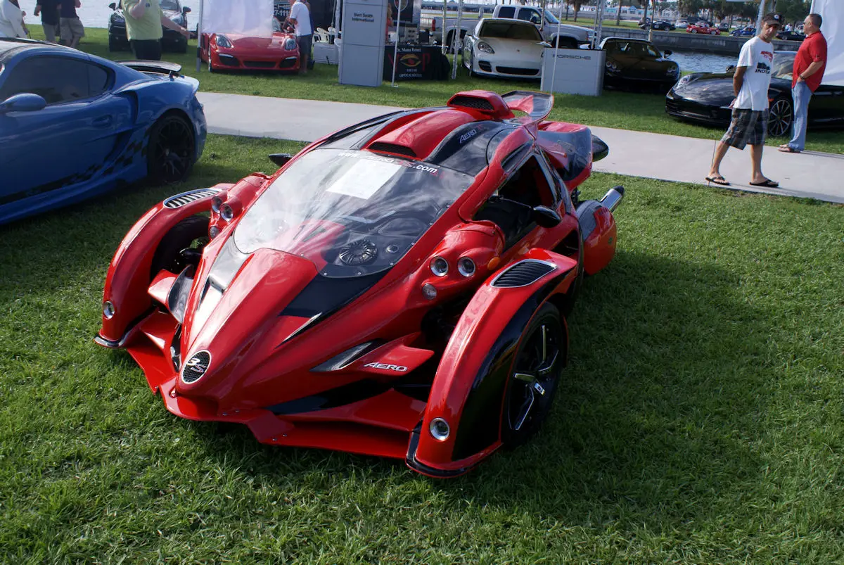 

3-Х Колесный привод 2021/2022 Aero 3S T-Rex с звуковой системой