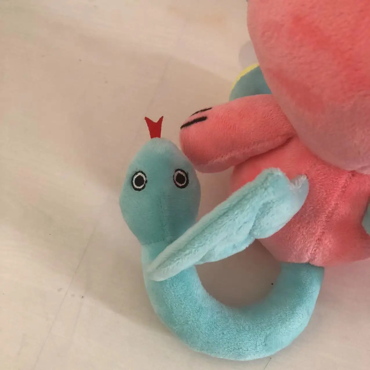 Игрушка плюшевая шпионская история x 20 см |