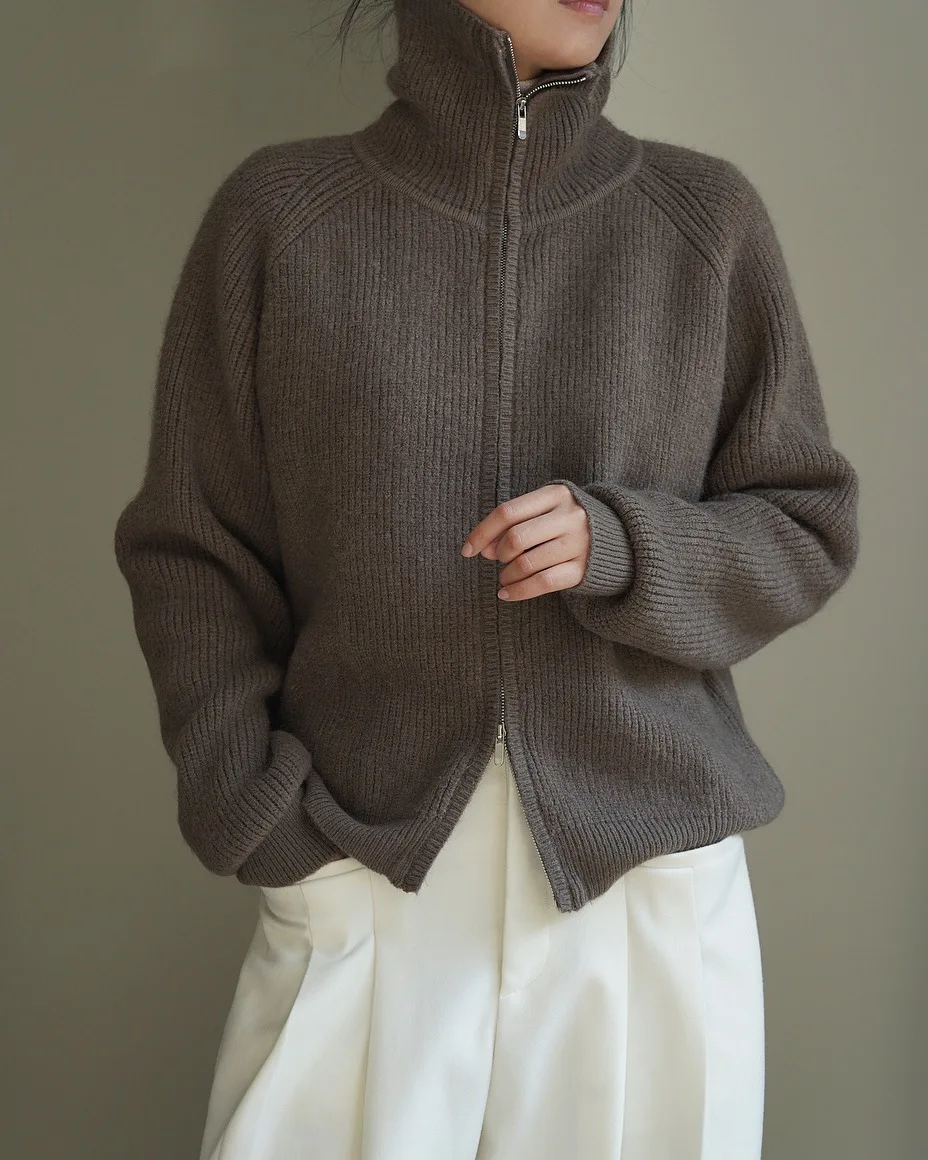 woman fashion new warm sweater with zipper