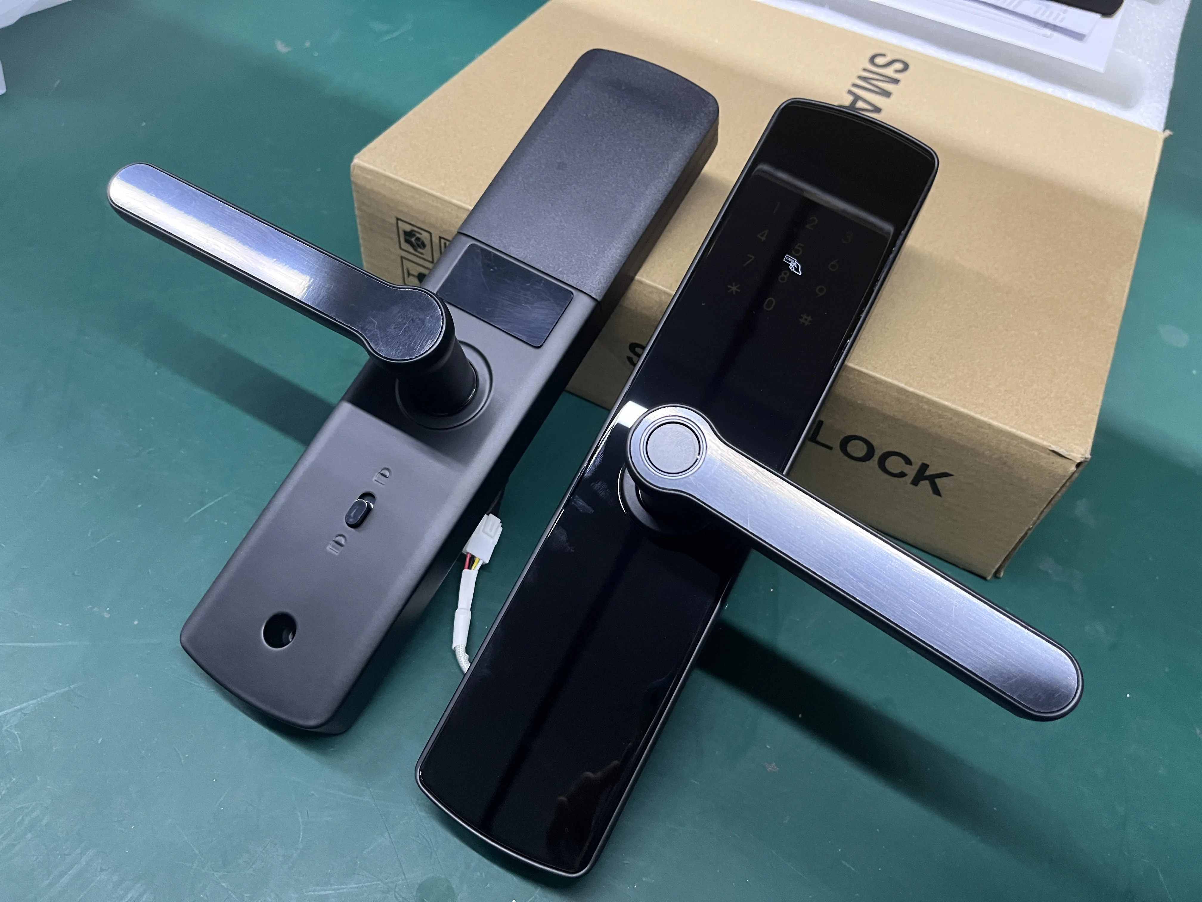 Заводская цена умный биометрический отпечаток пальца дверной замок Tuya BLE пароль