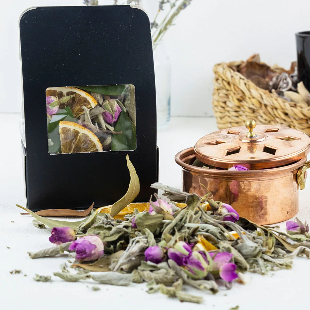 Ароматические благовония в виде сердца бутоны листьев лапельницы роза