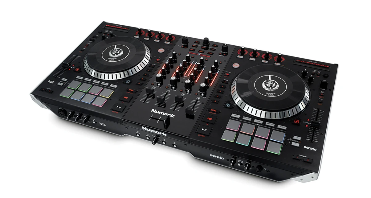 

Большая скидка, распродажа на новый четырехканальный моторизованный DJ контроллер и микшер Numark NS7II