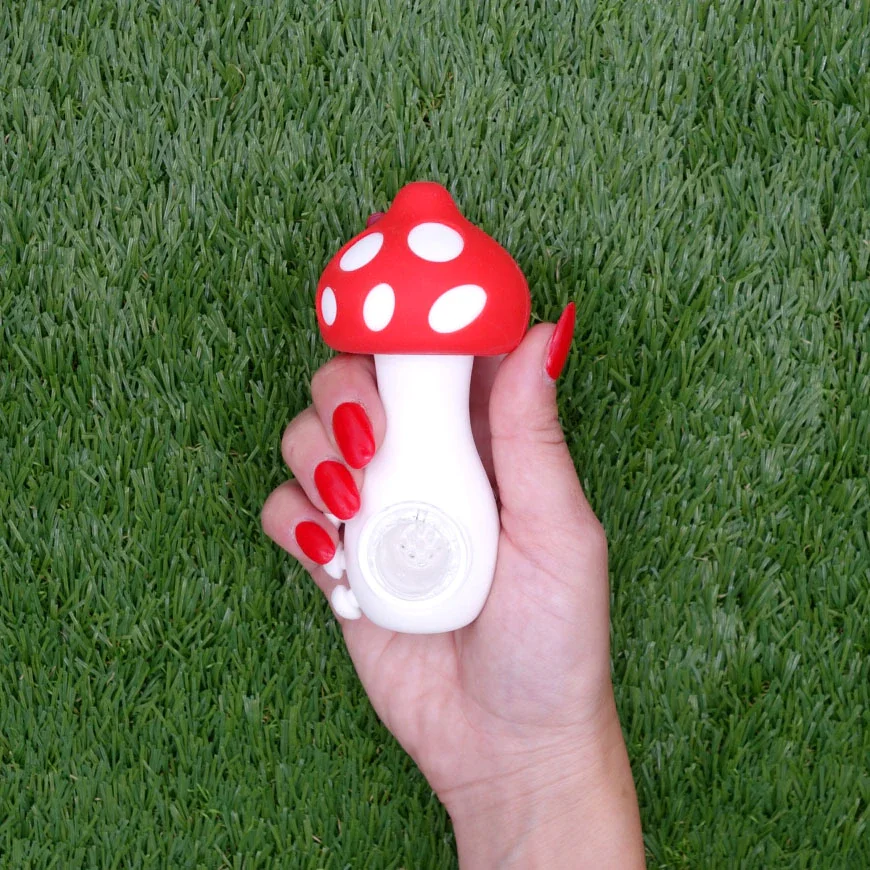 

SILICONE MUSHROOM HAND PIPE MIX COLOR