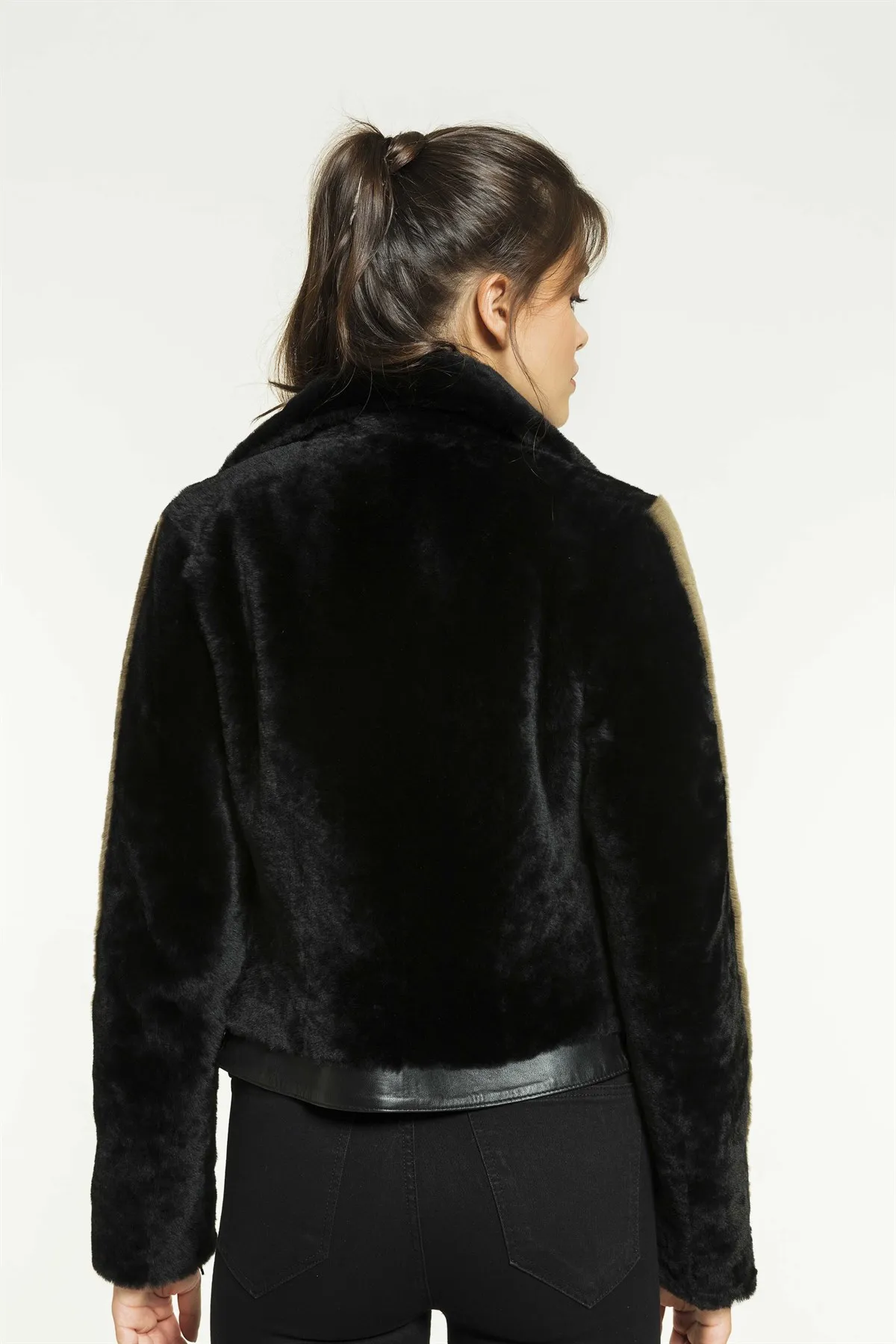 Women's Sports Black Shearling Leather Jacket Genuine Lambskin Plush Soft New Year Fashion Casual Wear Design Coats Keep Warm