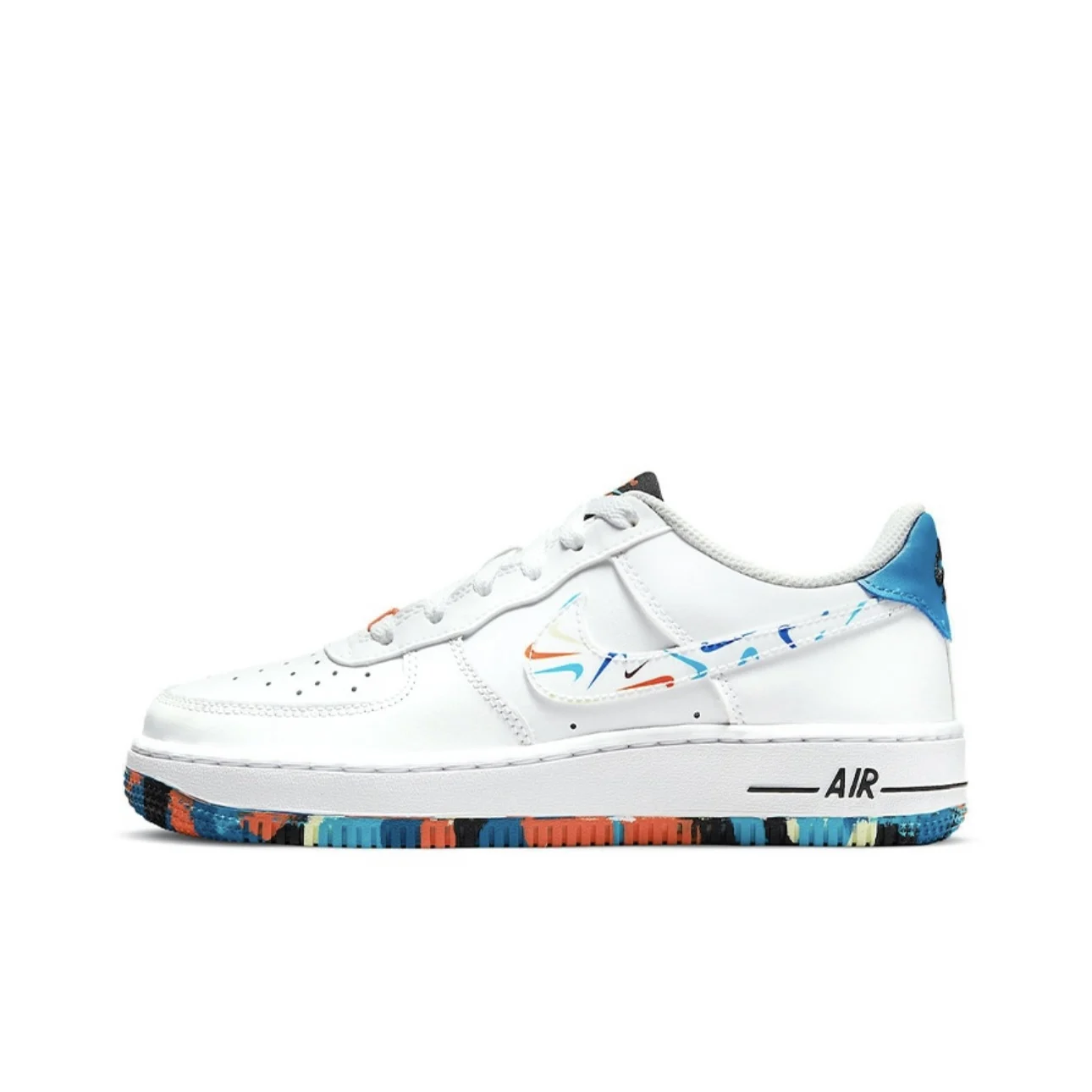Детские низкие кроссовки Nike Air Force 1 белые молодежные DM7597-100