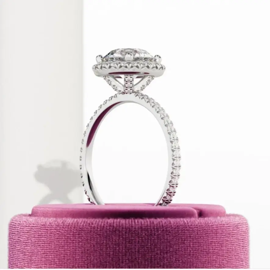 Рисунок 3 - Кольцо из белого золота с зубцами VS1-F