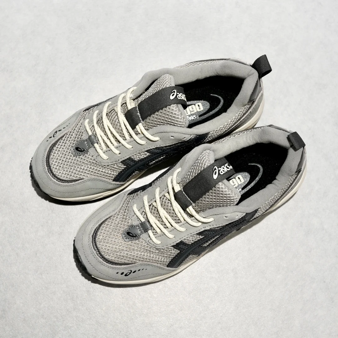 Мужская и женская спортивная обувь Asics