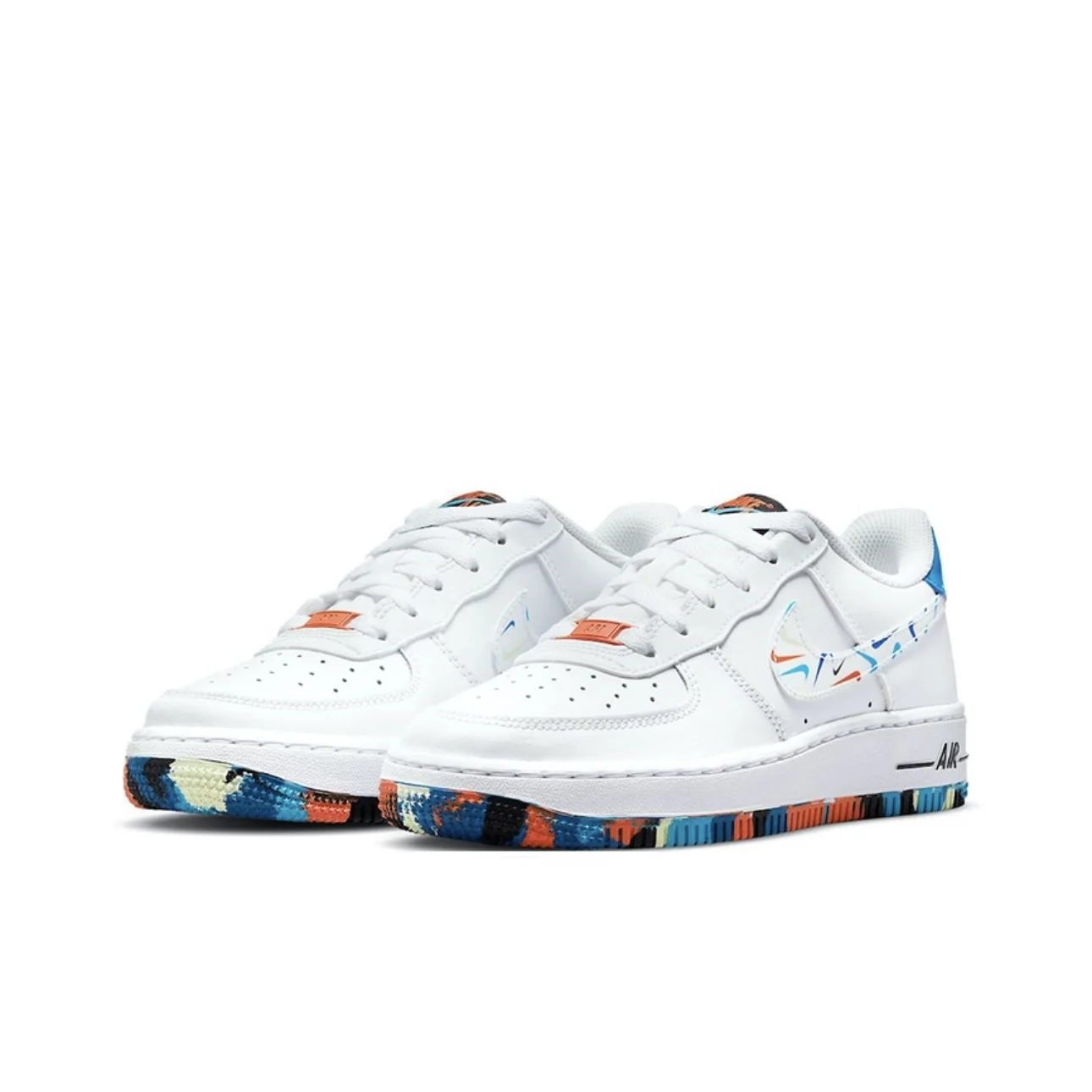 Детские низкие кроссовки Nike Air Force 1 белые молодежные DM7597-100