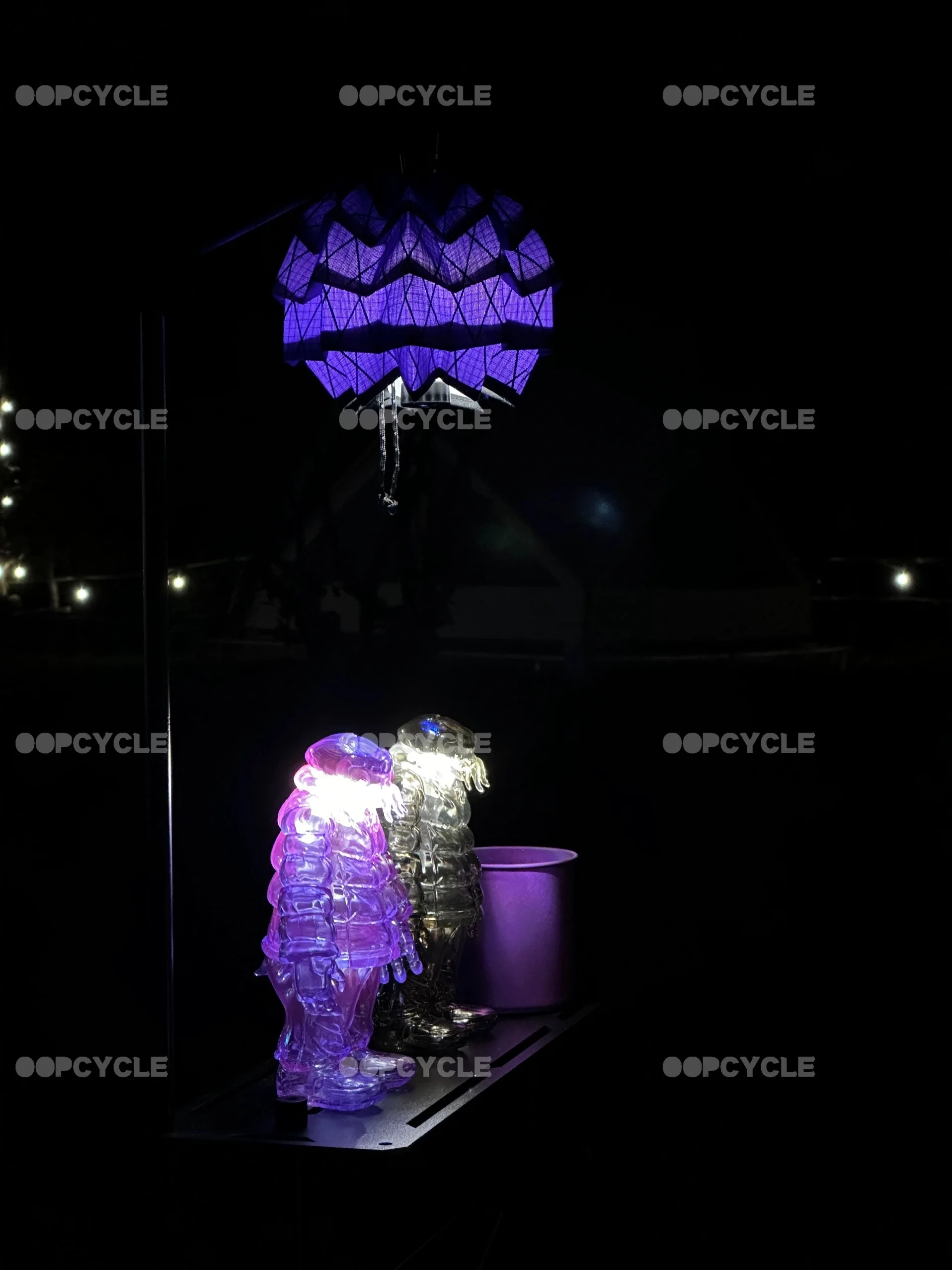 Модная прозрачная фиолетовая кукла для кемпинга на открытом воздухе