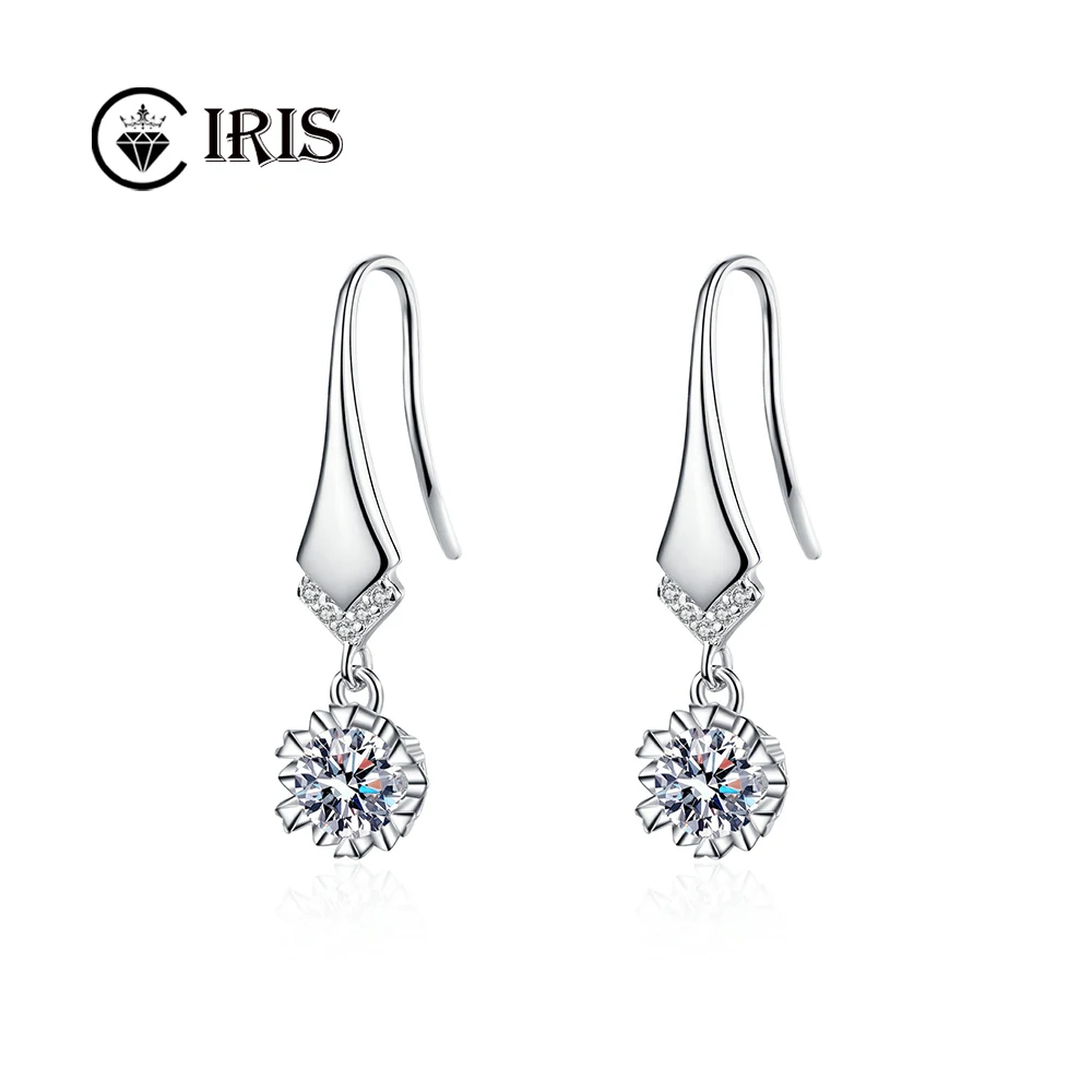 

Heart-Shaped Six-Claw Snowflake Ear Hook 1 Carat D Color Moissanite Earrings 925 Sterling Silver Sparkling Wedding Jewelry
