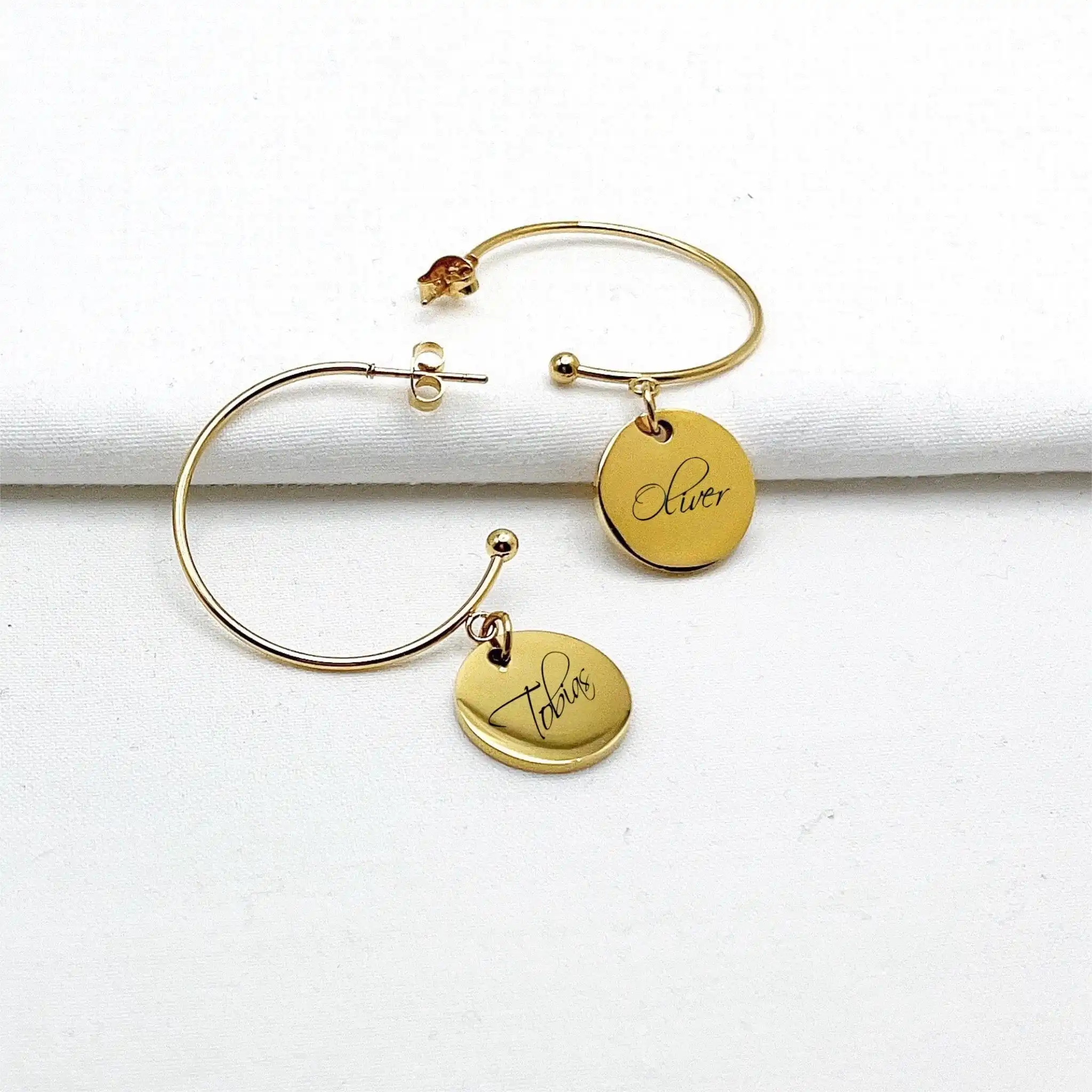 Маленькие круглые серьги с именем на заказ женские повседневные из нержавеющей