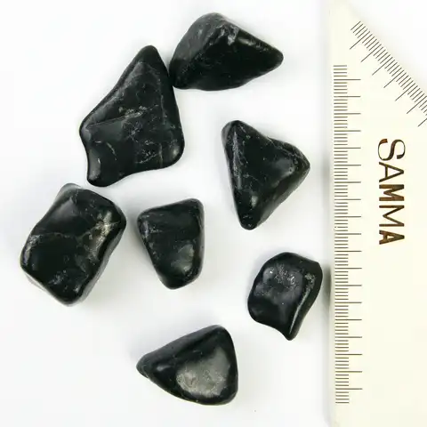 Шунгит, натуральный минерал из Корелии. Высокая бактерицидная активность, лечебный и магический камень