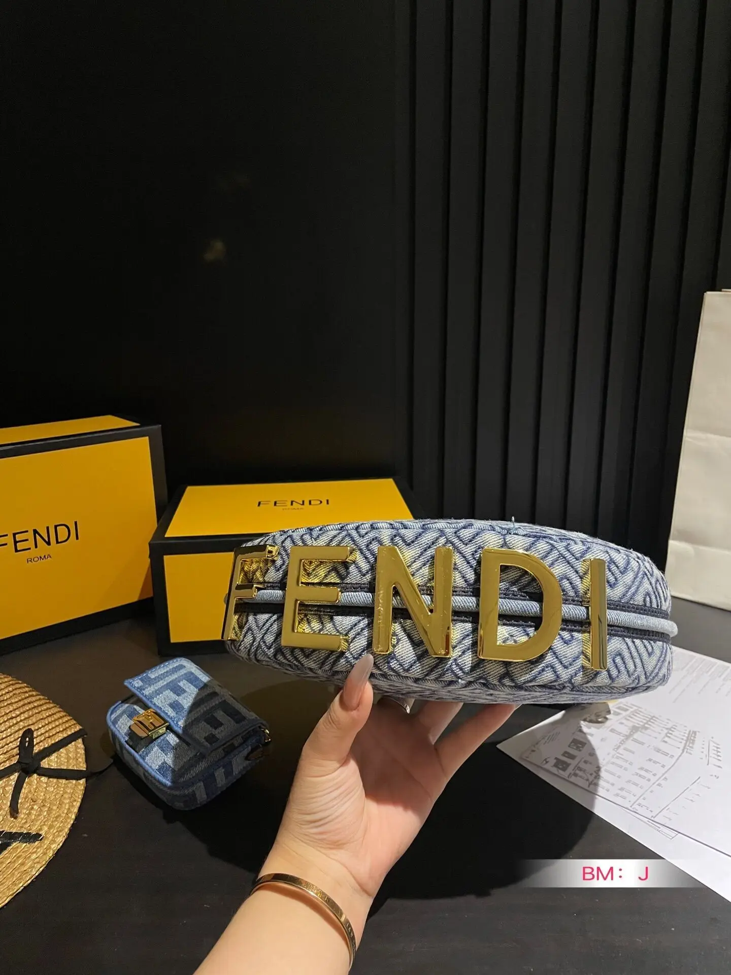 Точная копия 1:1 ЖенсКая Модная Сумка FENDI |