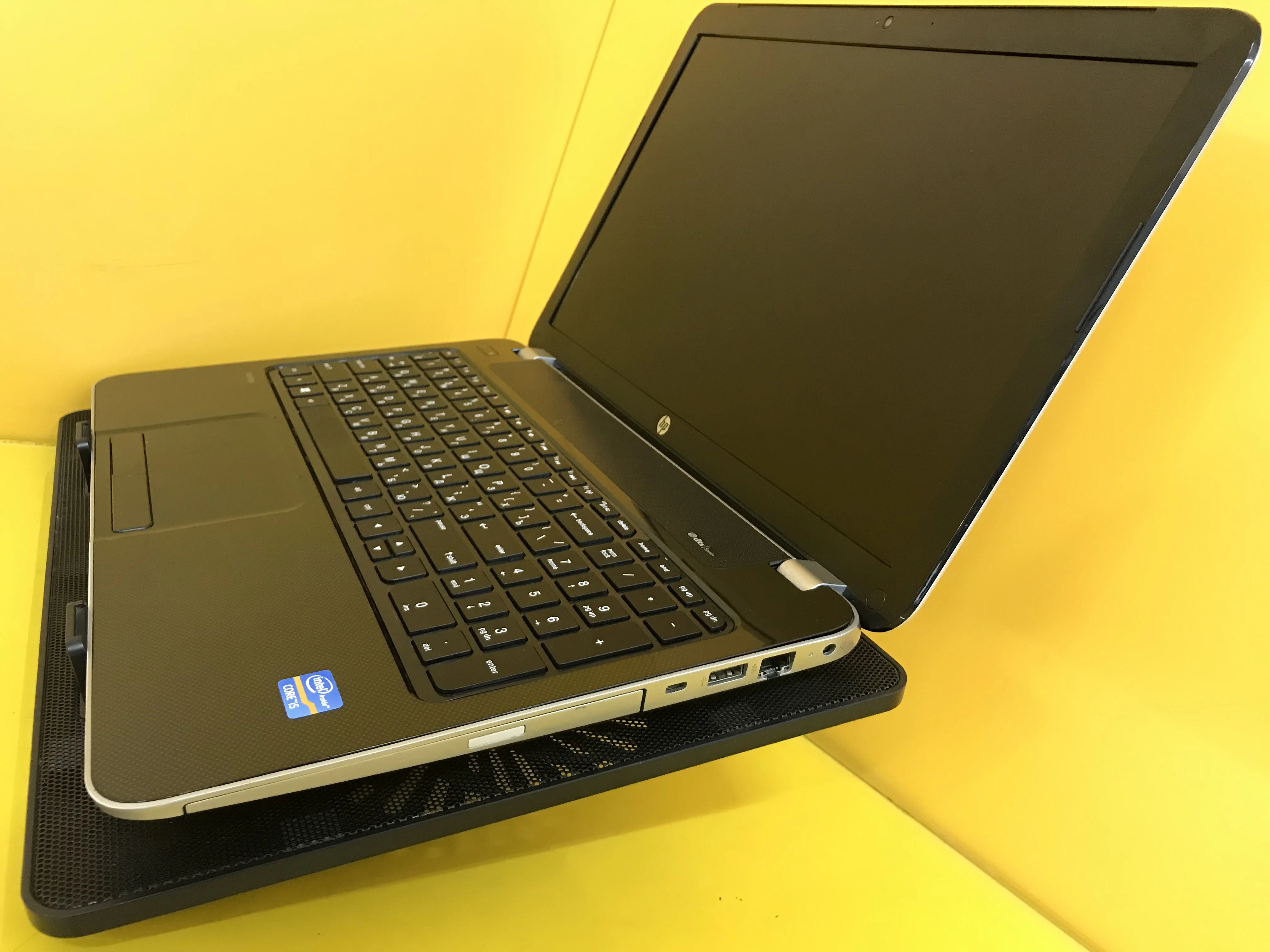 Laptop Ноутбук Б/У HP 15.6&quot 1366x768 Intel Core i5-3230M 3.20GHz AMD Radeon HD 8600M 4Gb HDD 250Gb |