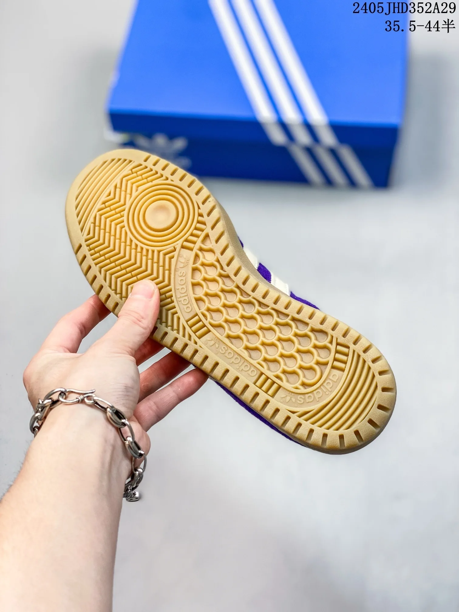 В стиле adidas сникерсы 1 копия 1:1