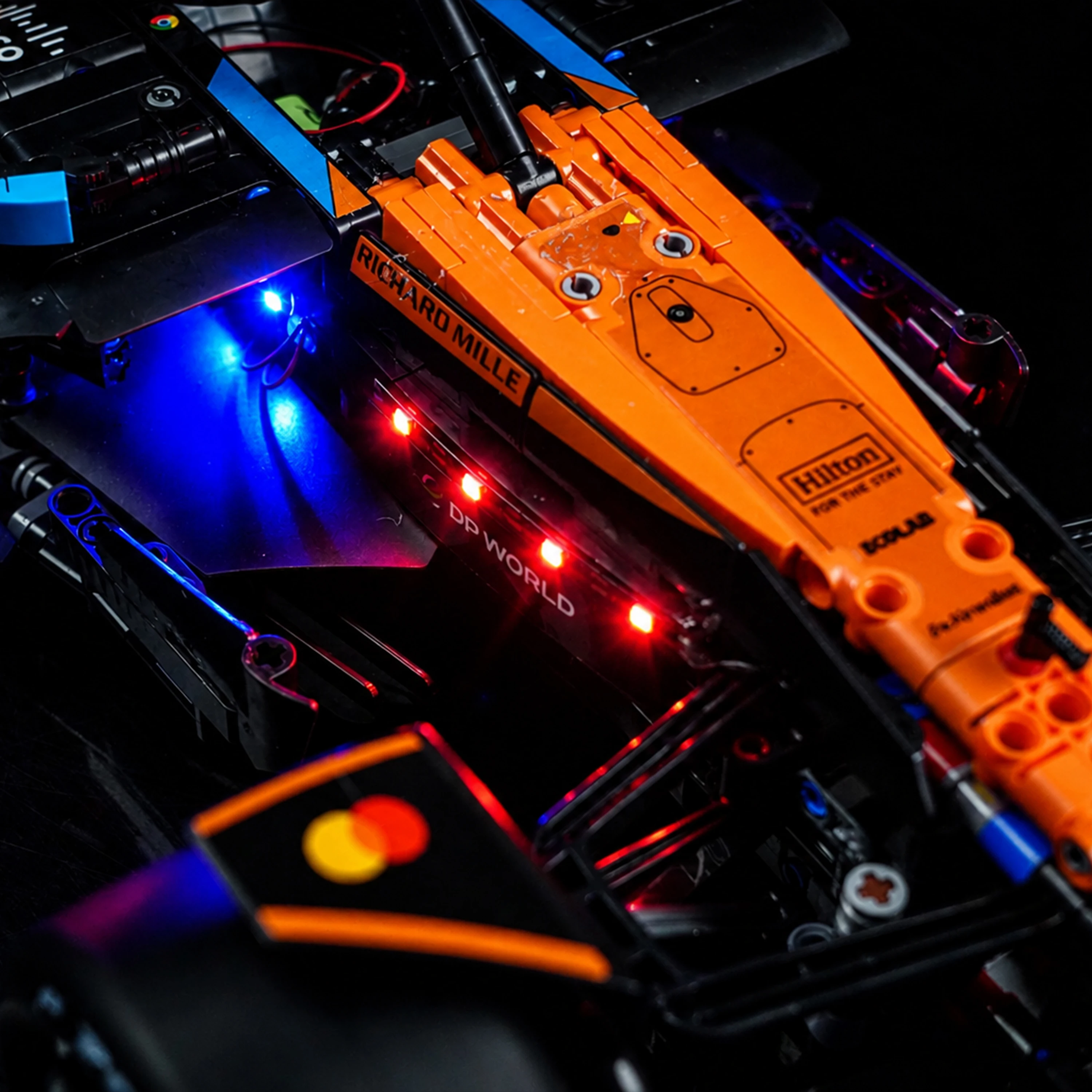 Фото Комплект светодиодных фонарей для модели Lego 42228 Technic McLaren MCL39 F1 (декоративная подсветка, модель в комплект не входит) №2