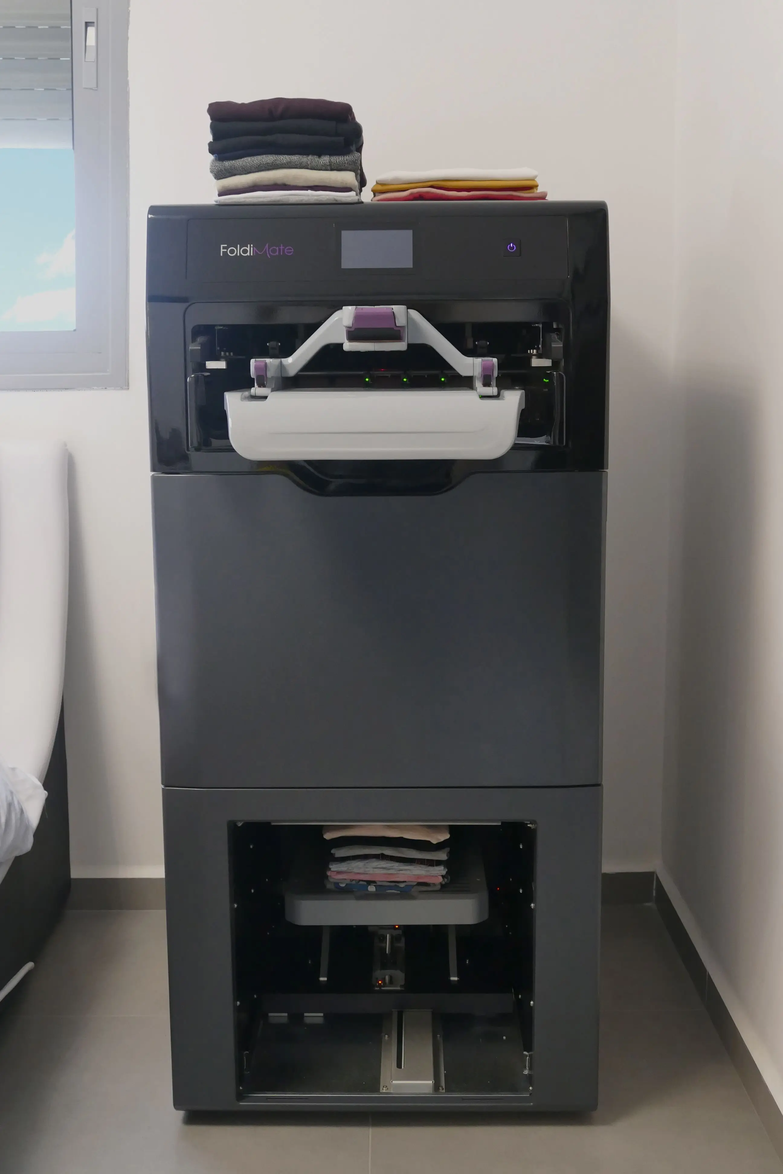 

Folding FoldiMate Fabric Folding