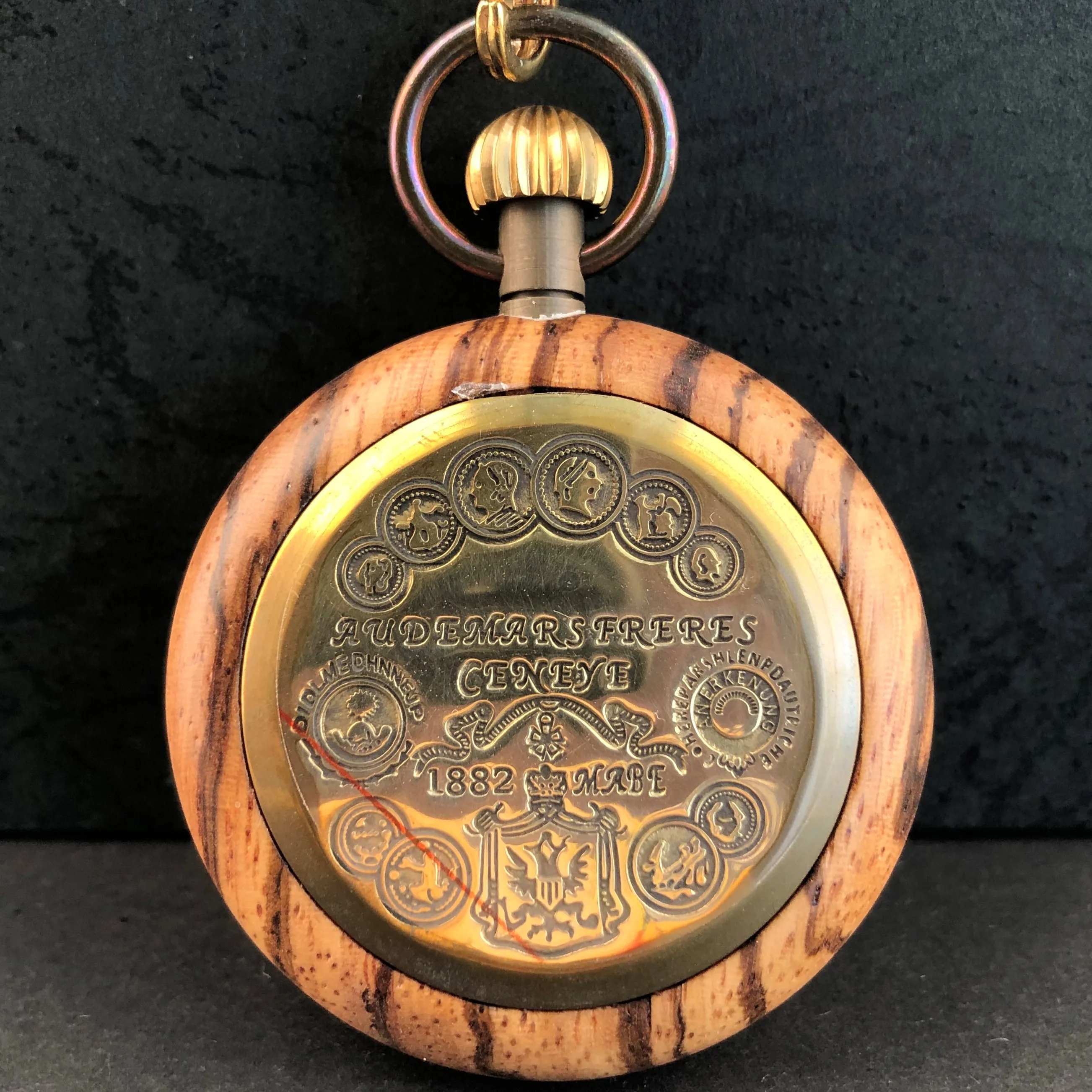 Personality Retro Solid Wood Mechanical Pocket Watch For Men Women's Collection Souvenirs Pendant with Chain Gifts Clock